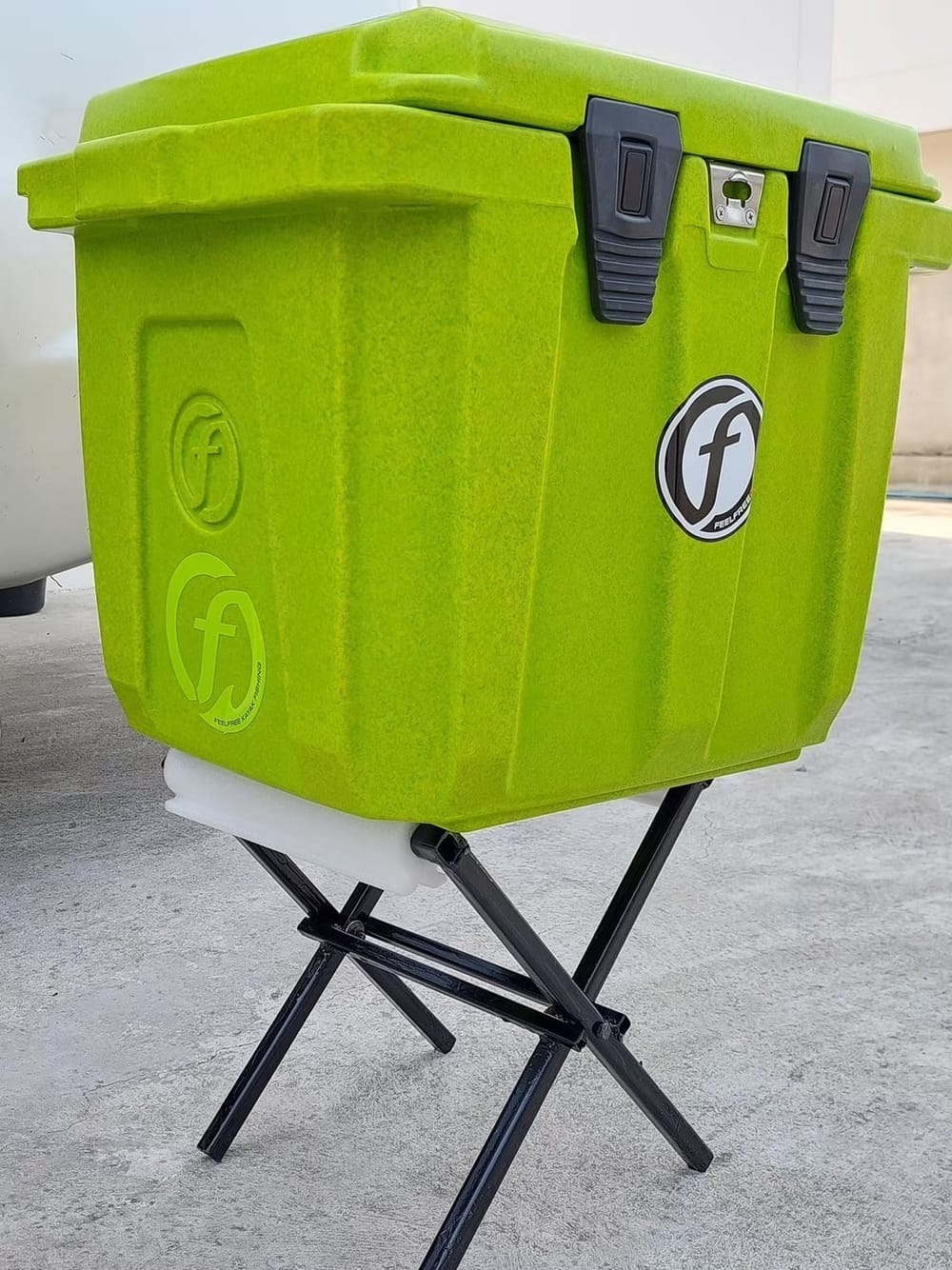 ถังน้ำแข็งเกรดพรีเมี่ยม FEELFREE ขนาด 45 ลิตร สี LIME CAMO